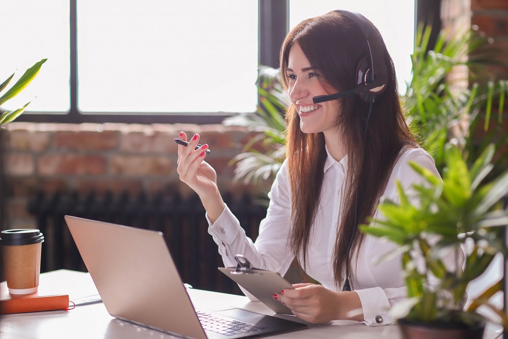 person-teaching-why-empathy-is-important-in-customer-service Person teaching why empathy is important in customer service